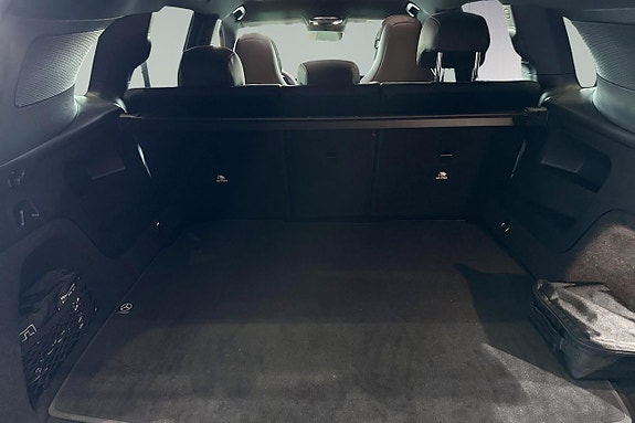 Mercedes-Benz GLB350 13 of 18