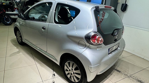 Toyota Aygo 10 of 13