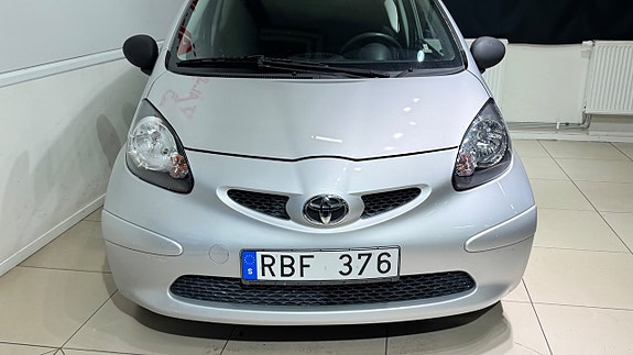 Toyota Aygo 5 of 13