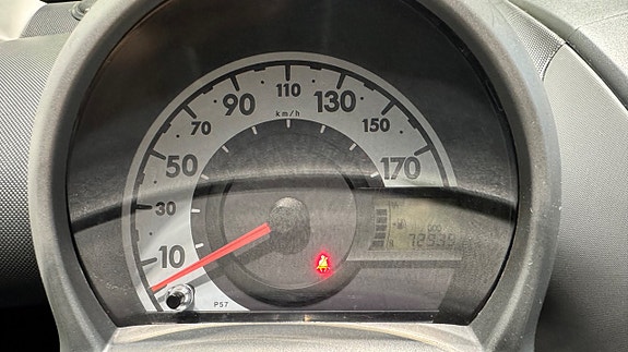 Toyota Aygo 8 of 13