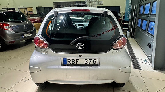 Toyota Aygo 11 of 13