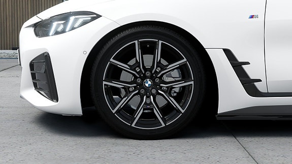 BMW i4 7 of 13