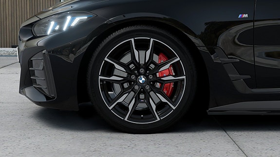 BMW i4 7 of 13