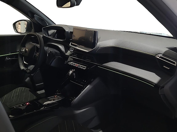 Peugeot 2008 4 of 5