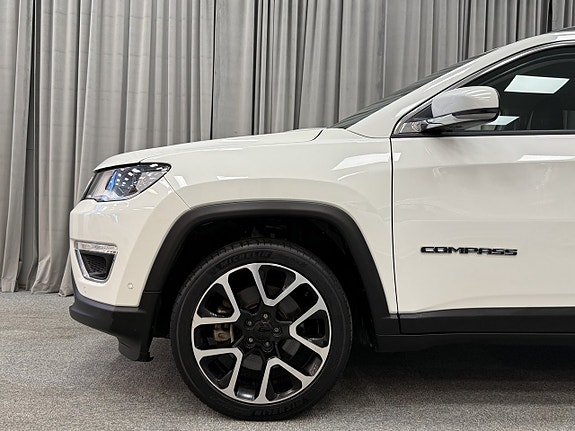 Jeep Compass 4 of 14