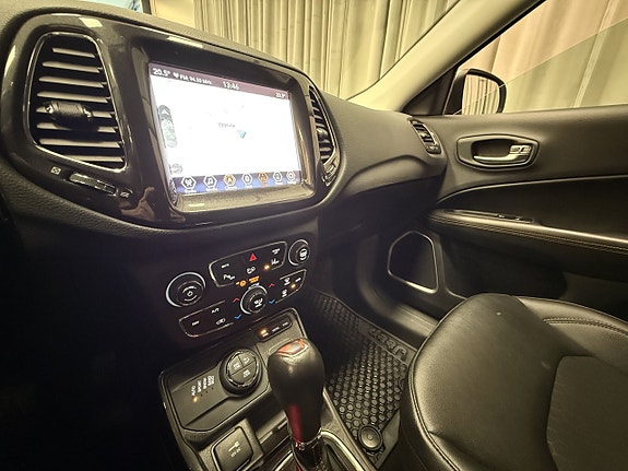 Jeep Compass 10 of 14