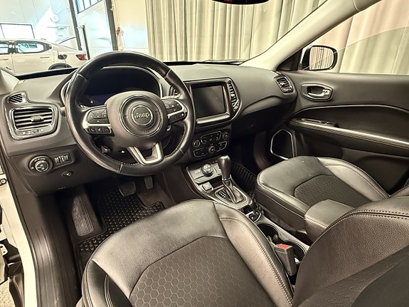 Jeep Compass 9 of 14