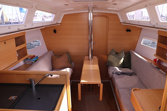 Jeanneau Sun Odyssey 319 6 of 12