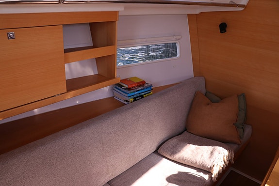 Jeanneau Sun Odyssey 319 7 of 12