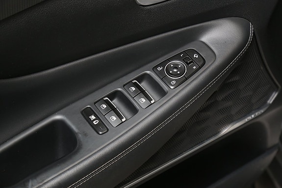 Hyundai Santa Fe 18 of 30