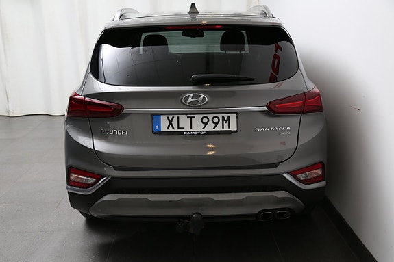 Hyundai Santa Fe 8 of 30