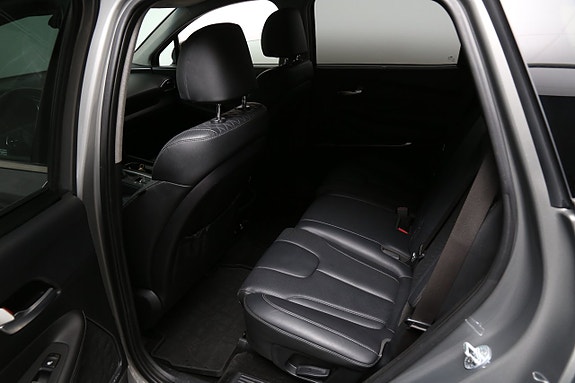 Hyundai Santa Fe 13 of 30