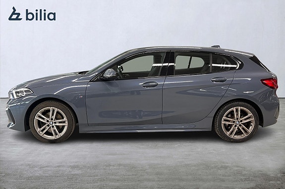 BMW 118i 3 of 5