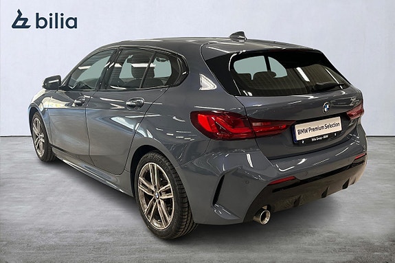 BMW 118i 2 of 5
