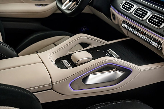 Mercedes-Benz GLE53 25 of 30
