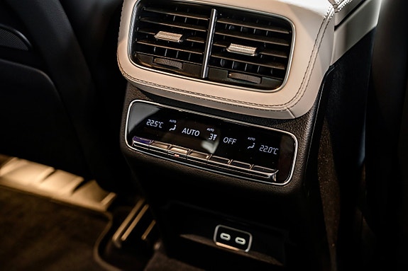 Mercedes-Benz GLE53 29 of 30
