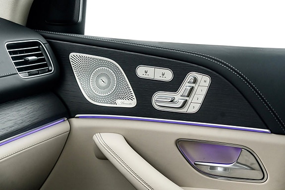 Mercedes-Benz GLE53 23 of 30
