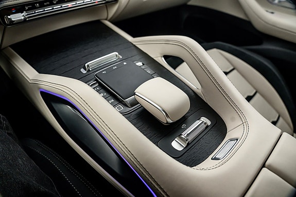 Mercedes-Benz GLE53 24 of 30