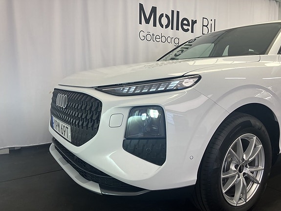 Audi Q3 3 of 5