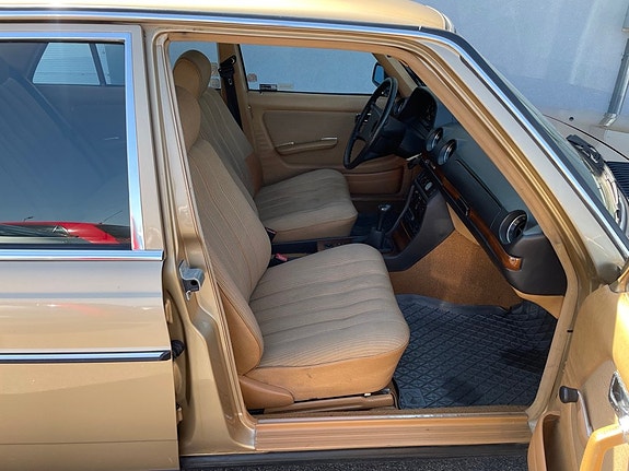 Mercedes-Benz 200 8 of 12