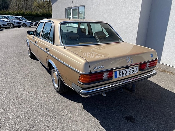 Mercedes-Benz 200 6 of 12