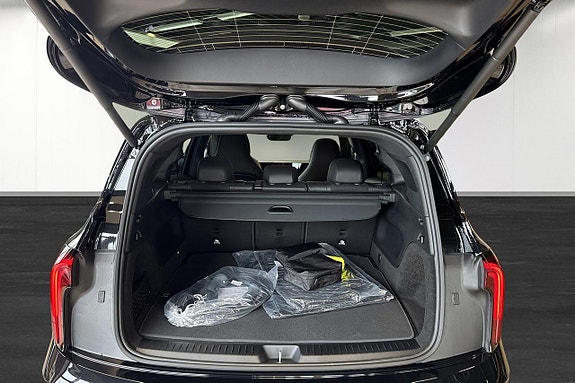 Mercedes-Benz GLB250+ 11 of 12