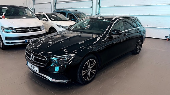 Mercedes-Benz E220 d 3 of 5