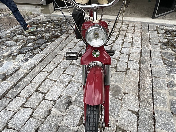 Puch 2 of 4