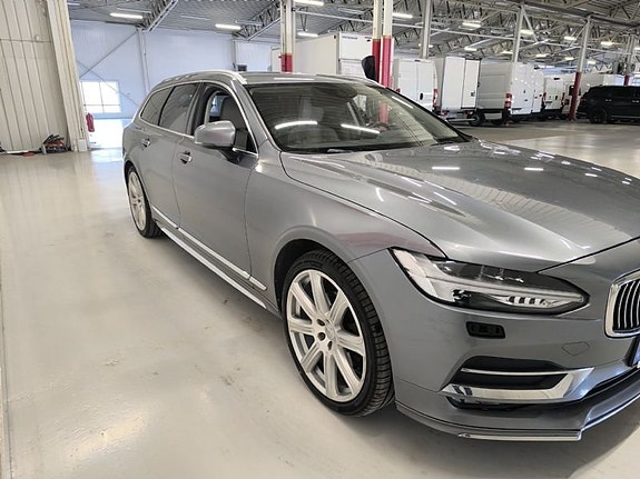 Volvo V90 3 of 5