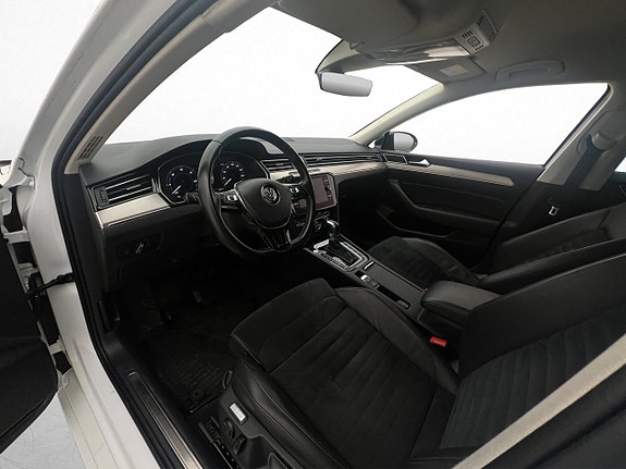 Volkswagen Passat 9 of 30