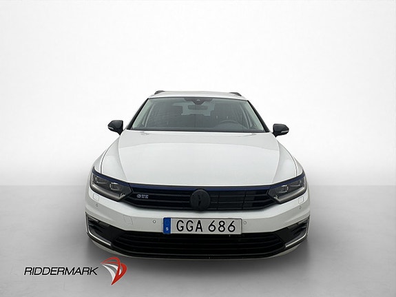 Volkswagen Passat 2 of 5