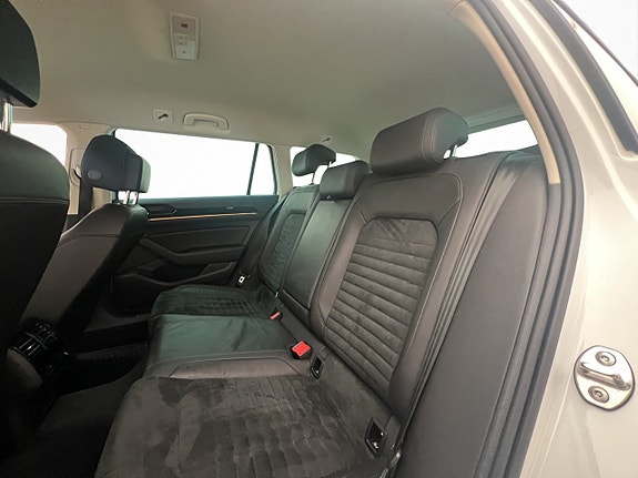 Volkswagen Passat 27 of 30