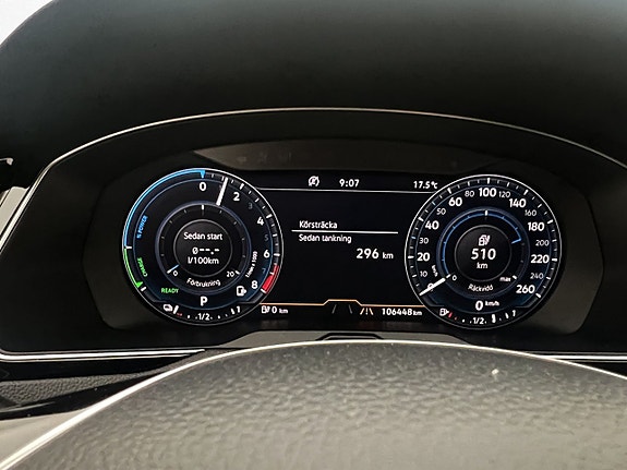 Volkswagen Passat 13 of 30