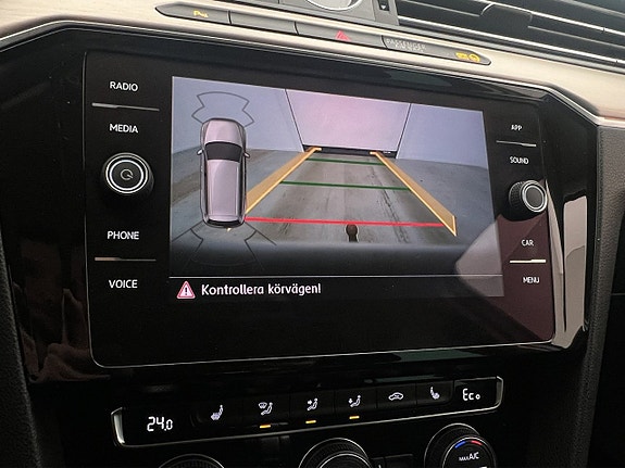 Volkswagen Passat 15 of 30