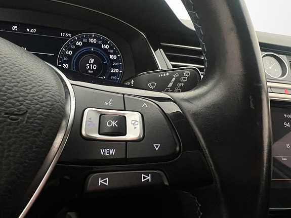 Volkswagen Passat 14 of 30