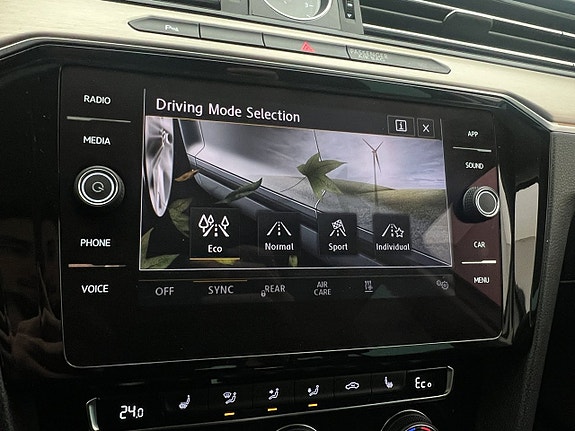 Volkswagen Passat 20 of 30