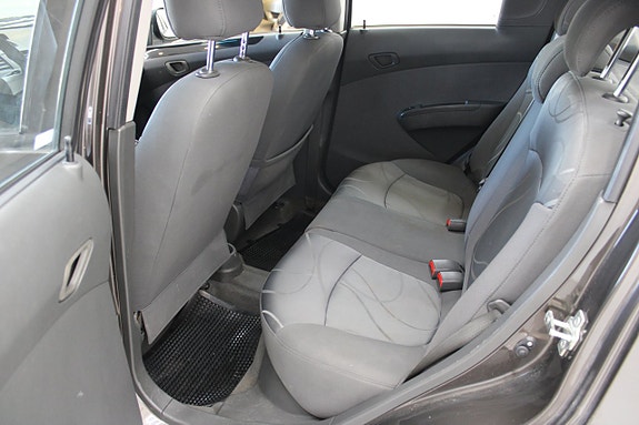 Chevrolet Spark 9 of 11