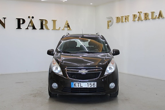 Chevrolet Spark 2 of 5