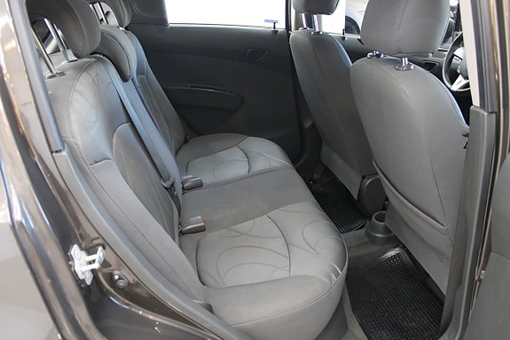 Chevrolet Spark 10 of 11