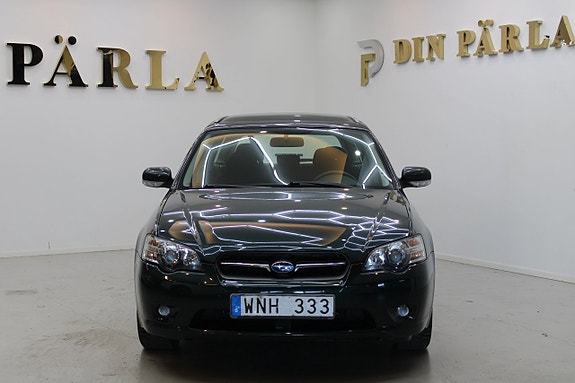 Subaru Legacy 2 of 5
