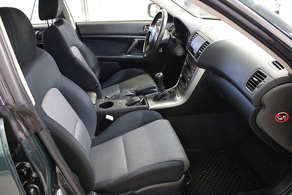 Subaru Legacy 6 of 13