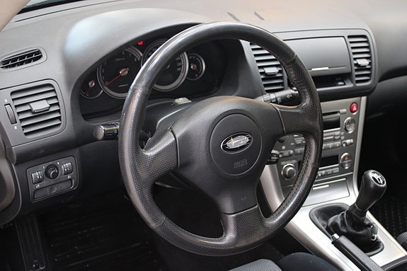 Subaru Legacy 12 of 12