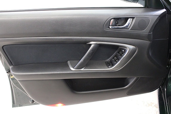 Subaru Legacy 5 of 13
