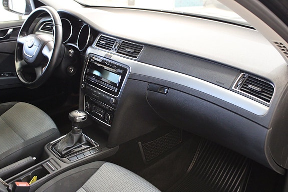 Skoda Superb 9 of 13