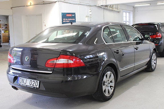 Skoda Superb 13 of 13