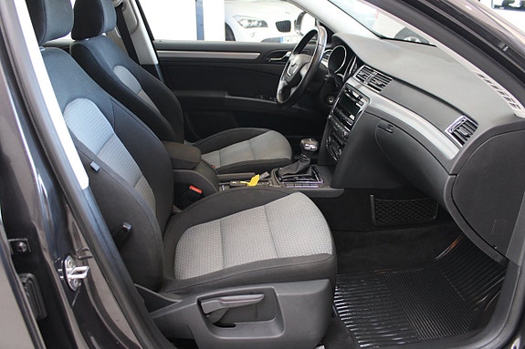 Skoda Superb 8 of 12