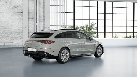Mercedes-Benz CLA350 3 of 5