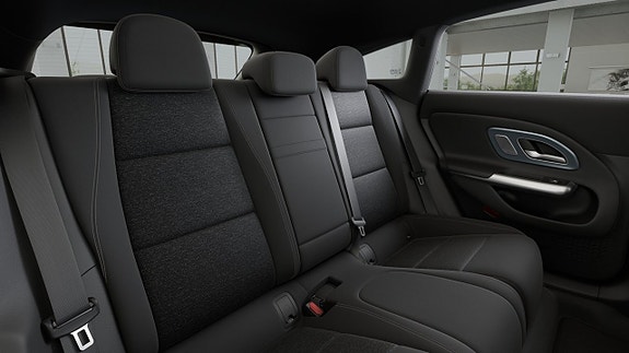 Mercedes-Benz CLA350 7 of 9