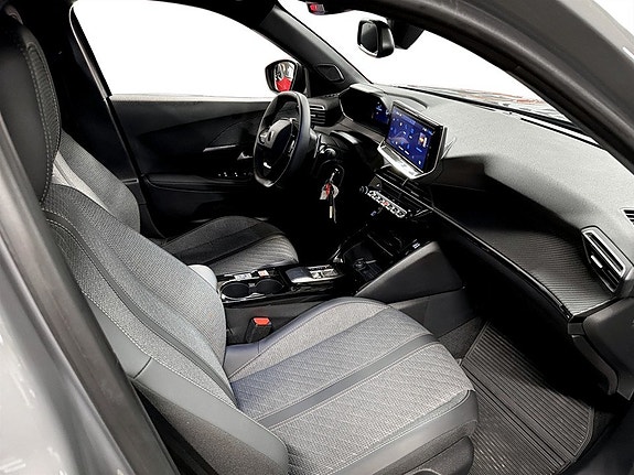 Peugeot 2008 11 of 15