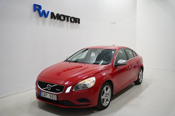 Volvo S60 2 of 5